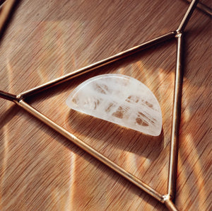 Orblink Clear Quartz Lifestyle - Healing Stone in Gold Geometric Frame for Clarity & Energy Amplification